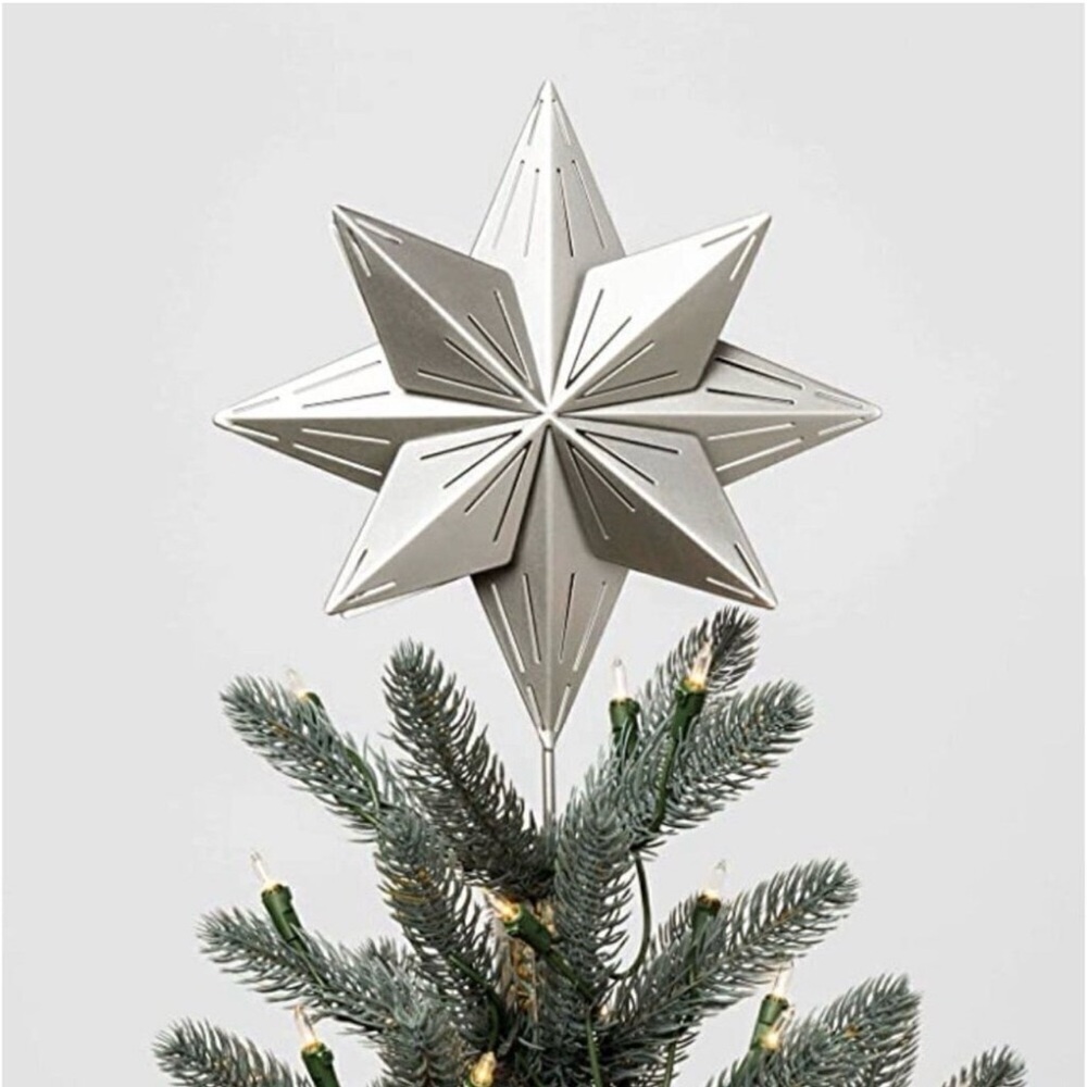 Hearth & Hand with Magnolia Tree Topper